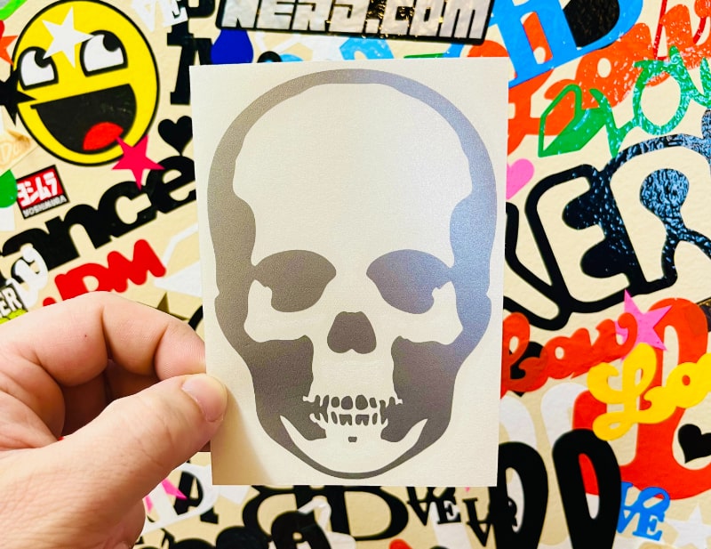 Skull Decal - STICKERNERD.COM